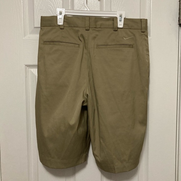 Nike Golf Tour Performance Men's Dry Fit Tan Shorts - Picture 9 of 9